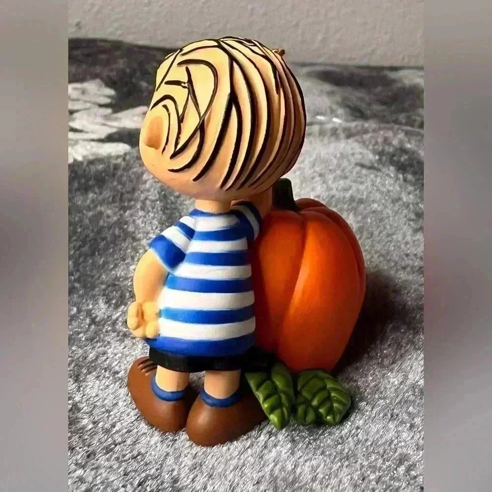Hallmark NEW “Waiting for the Great Pumpkin” Peanuts All Year Christmas Ornament - Picture 5 of 11